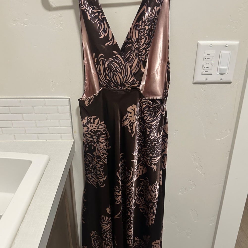 Nightgown & Matching Robe - Picture 2 of 8